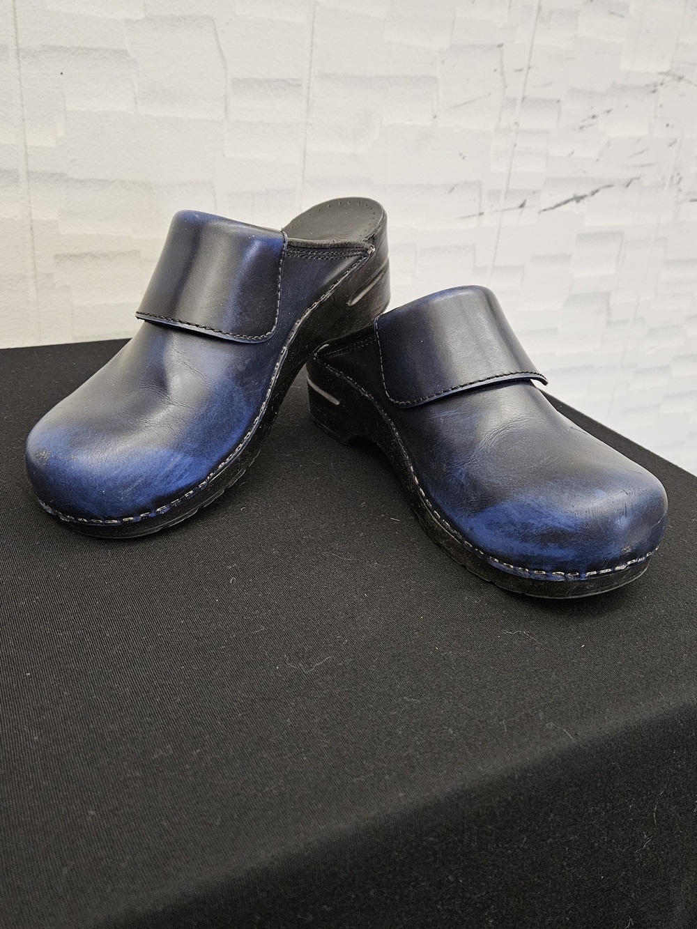 Dansko Women's Navy Blue Leather Slip-On Clogs